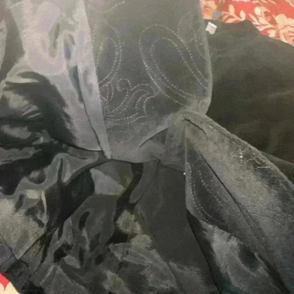 Charter Club size 6 fitted black velveteen button down jacket baroque stitching. - Picture 9 of 10